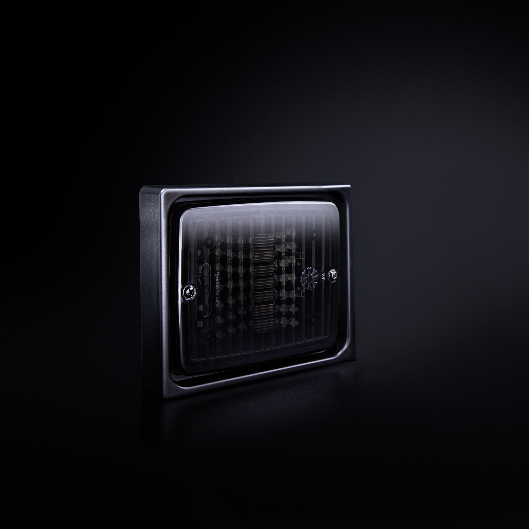 Strands IZE LED Single Mounting Frame / 1 Lamp Version -