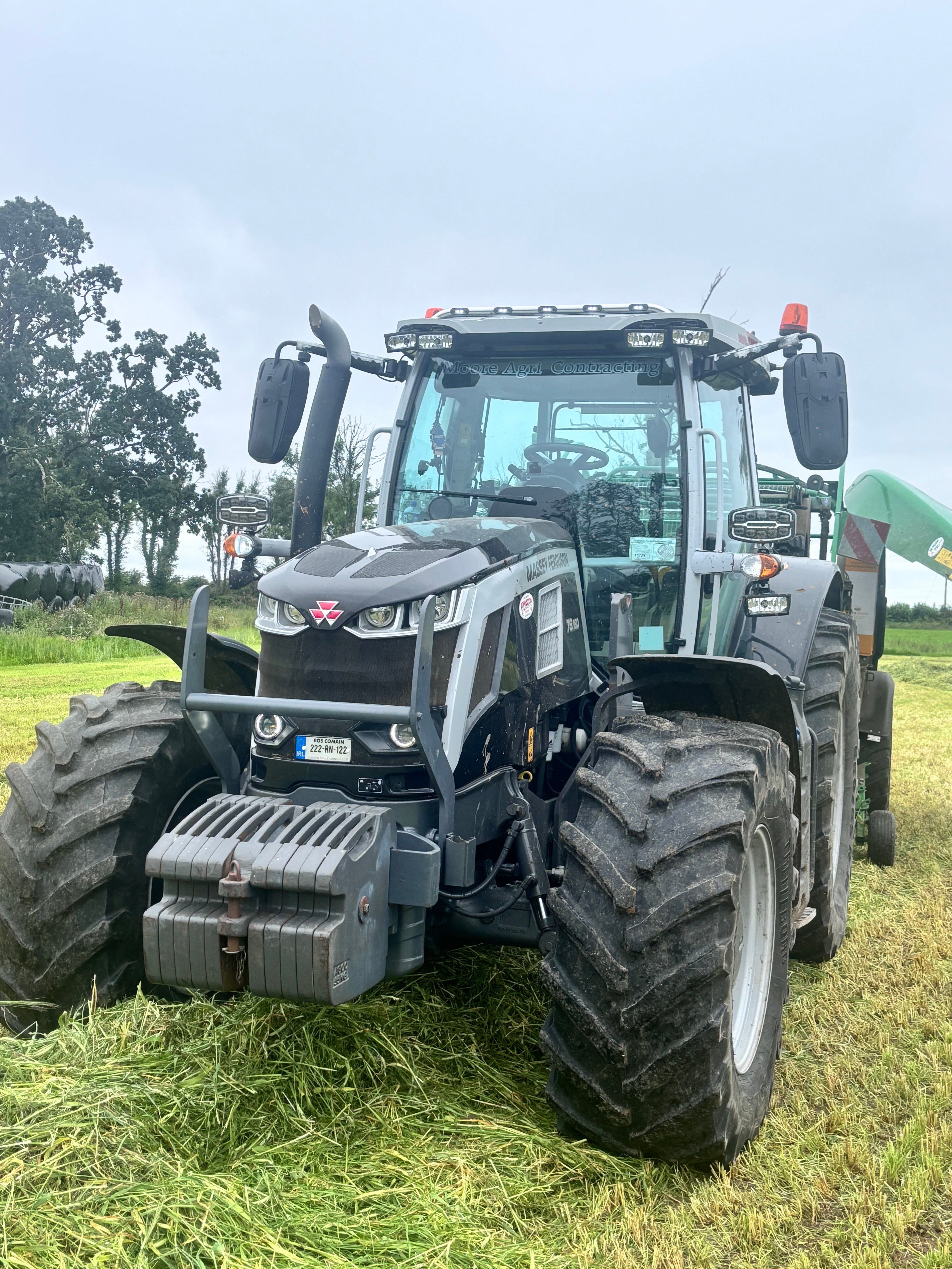 valtra tractor lights roof bar in field with beacons