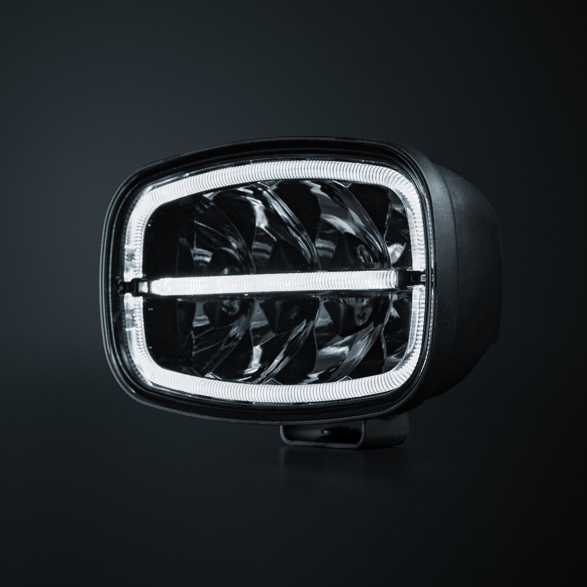 Strands Freedom Ambassador 9 inch Driving Light oval jumbo white drl