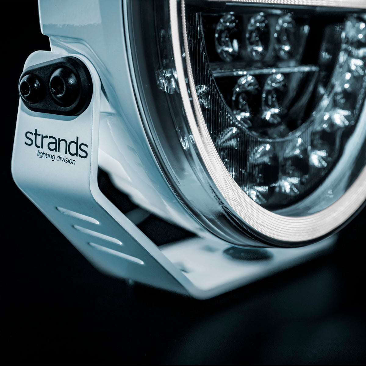 Faro anteriore Strands Firefly PRO con strobo / 9" bianco