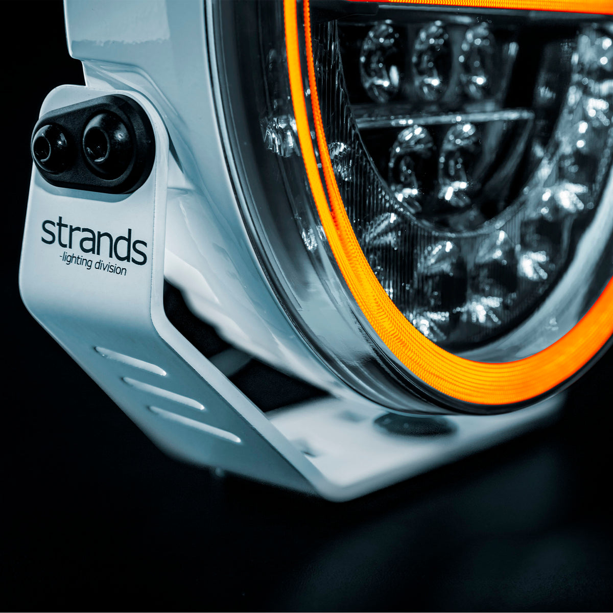 Faro anteriore Strands Firefly PRO con strobo / 9" bianco