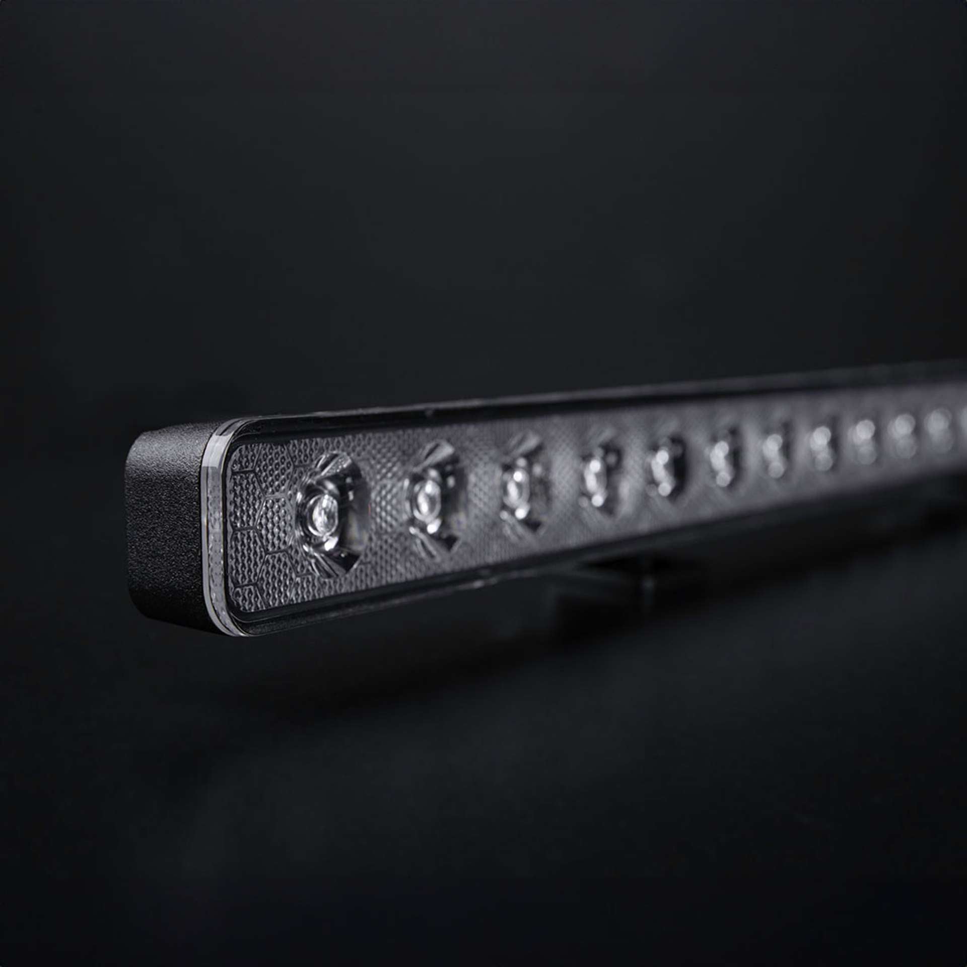 Strands Nuuk E-Line Low Profile LED Light Bar / 20" UK + Ireland