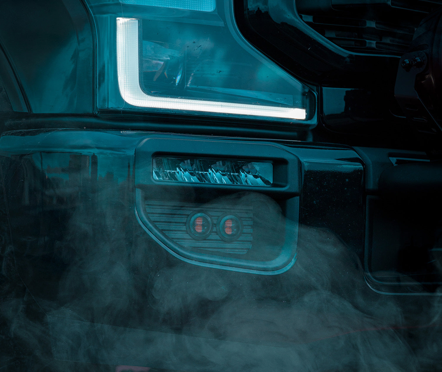 Strands Gloria Strobe Warning Light / Dark Lens UK + Ireland