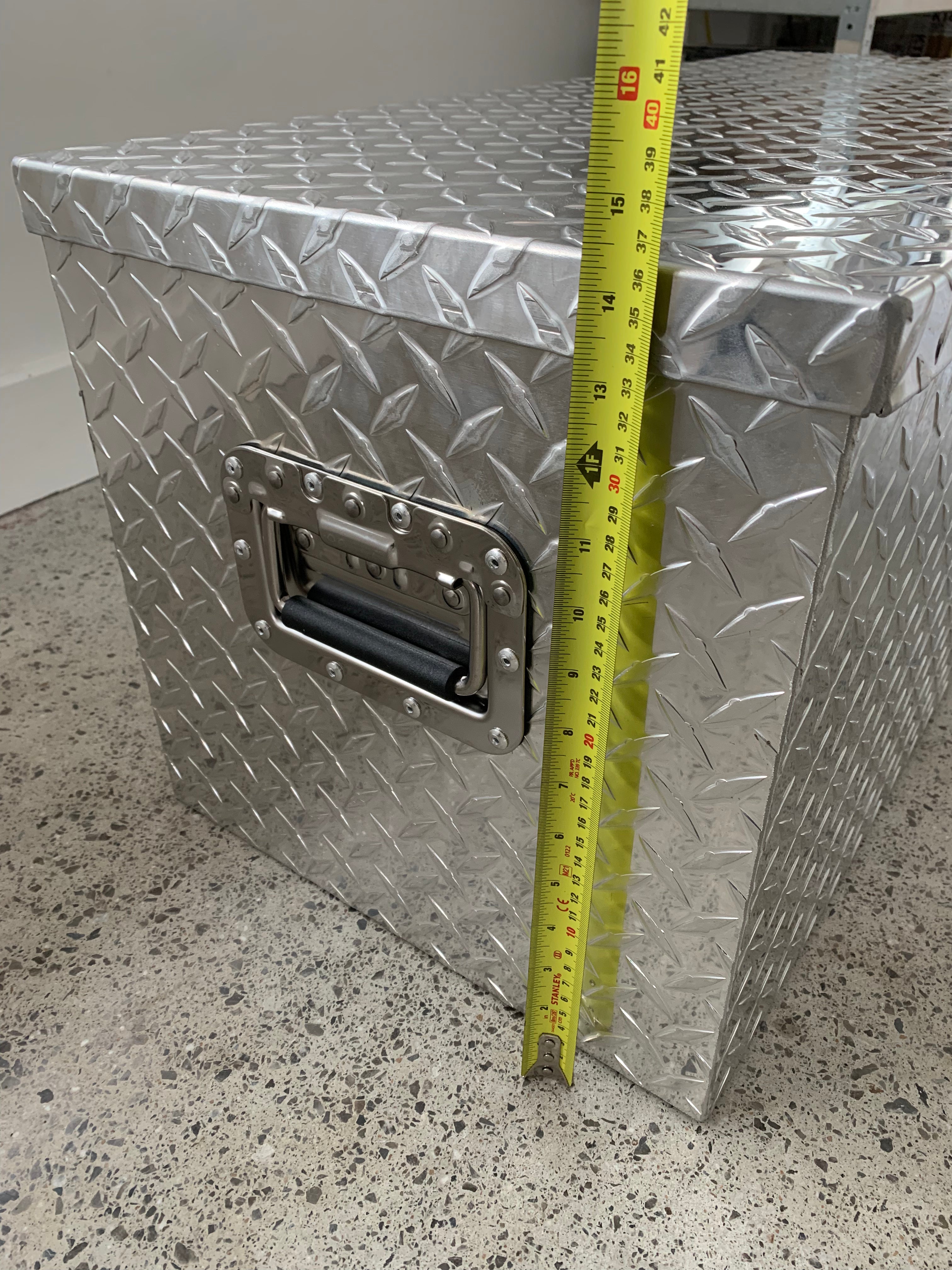 Large Chequer Plate Aluminium Trailer Storage Box / 810 x 372 x 370mm UK + Ireland