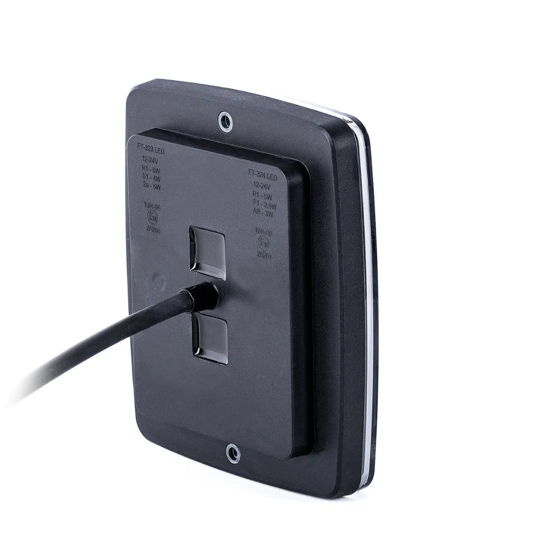 Fristom FT-323 Lámpara de bloqueo con luz de freno, luz de posición e intermitente.