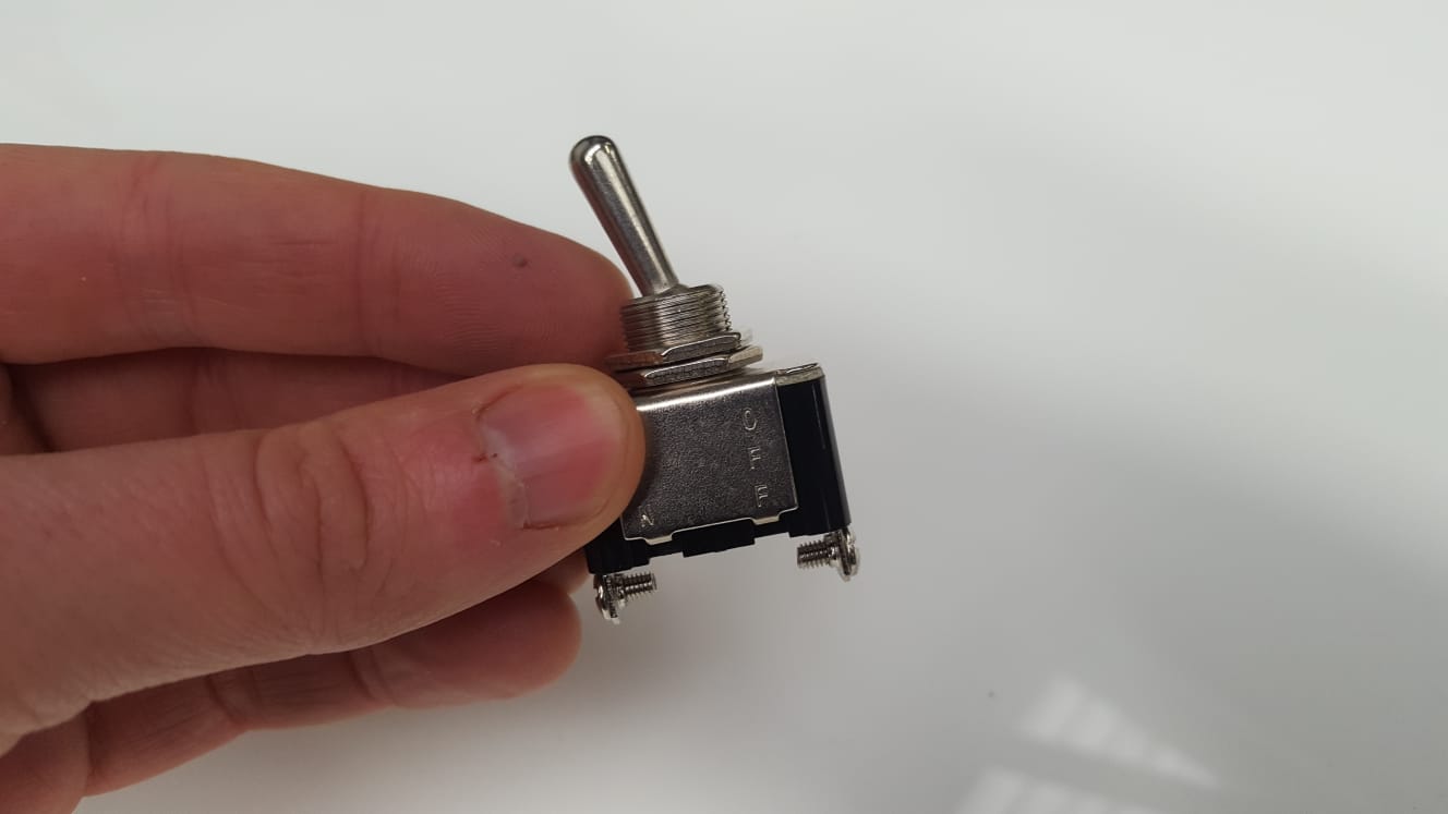 Interruptor de commutació metàl·lic ON/OFF amb terminals de cargol - spo-cs-disabled - spo-default - spo-enabled - spo-notify-me-disabled
