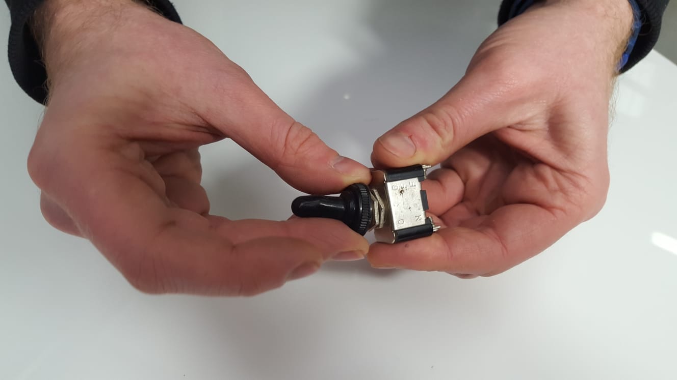 Metal Toggle Switch On/Off/On - spo-cs-disabled - spo-default - spo-enabled - spo-notify-me-disabled - Switches